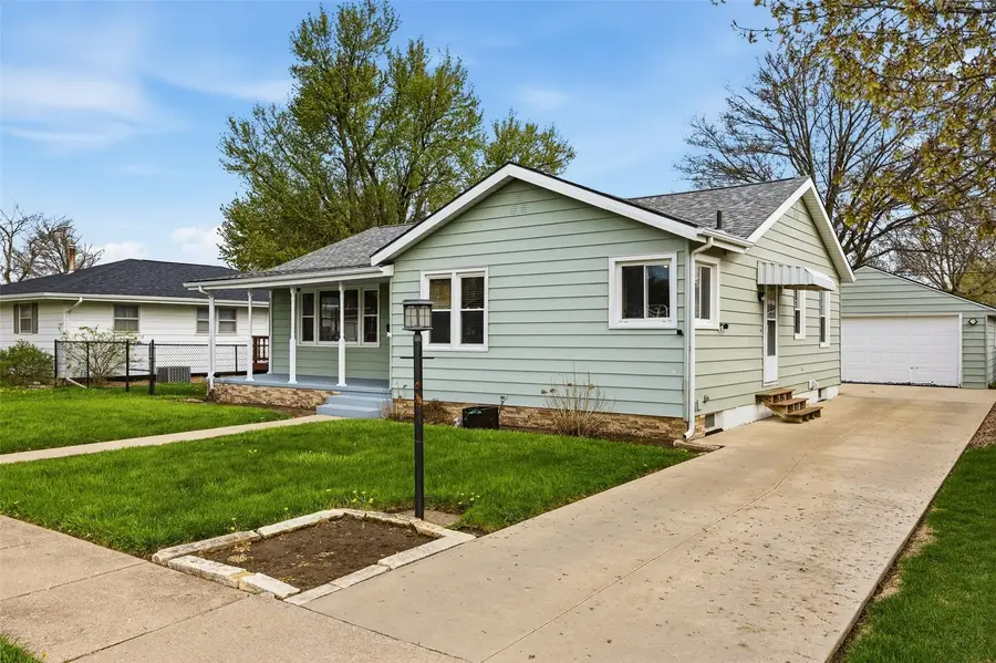 2270 24th Ave, Marion, IA 52302 - #2