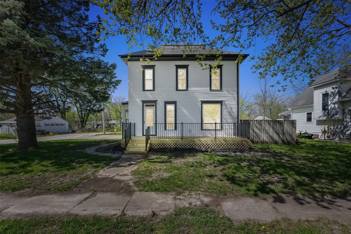 1003 Franklin Street, Center Point, IA 52213 - #1