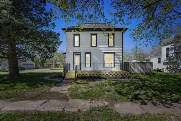 1003 Franklin Street, Center Point, IA 52213