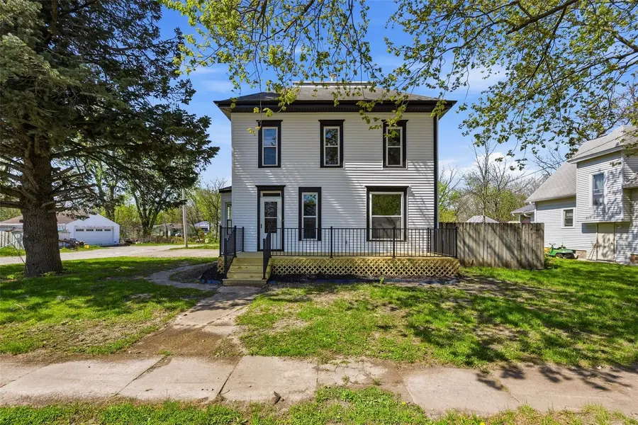 1003 Franklin Street, Center Point, IA 52213 - #3