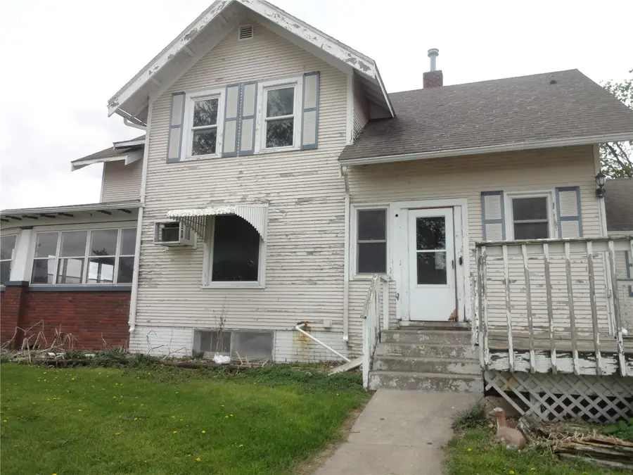 399 E Washington Street, Marengo, IA 52301 - #2