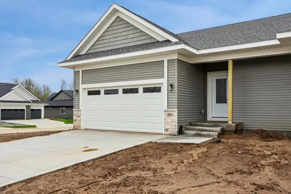 1001 Highland Trail, Solon, IA 52333