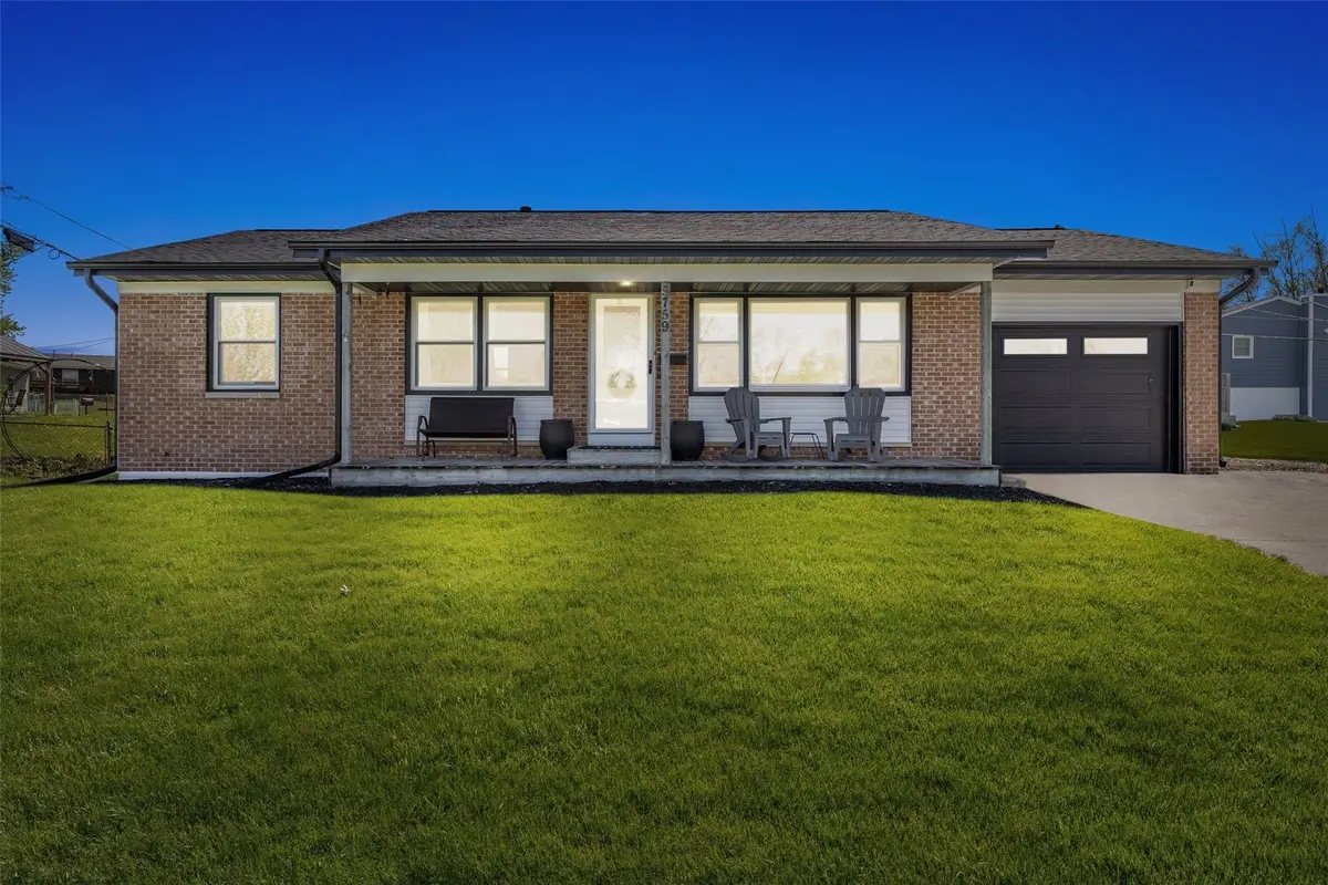 5759 1st Avenue Sw, Cedar Rapids, IA 52405 - #1