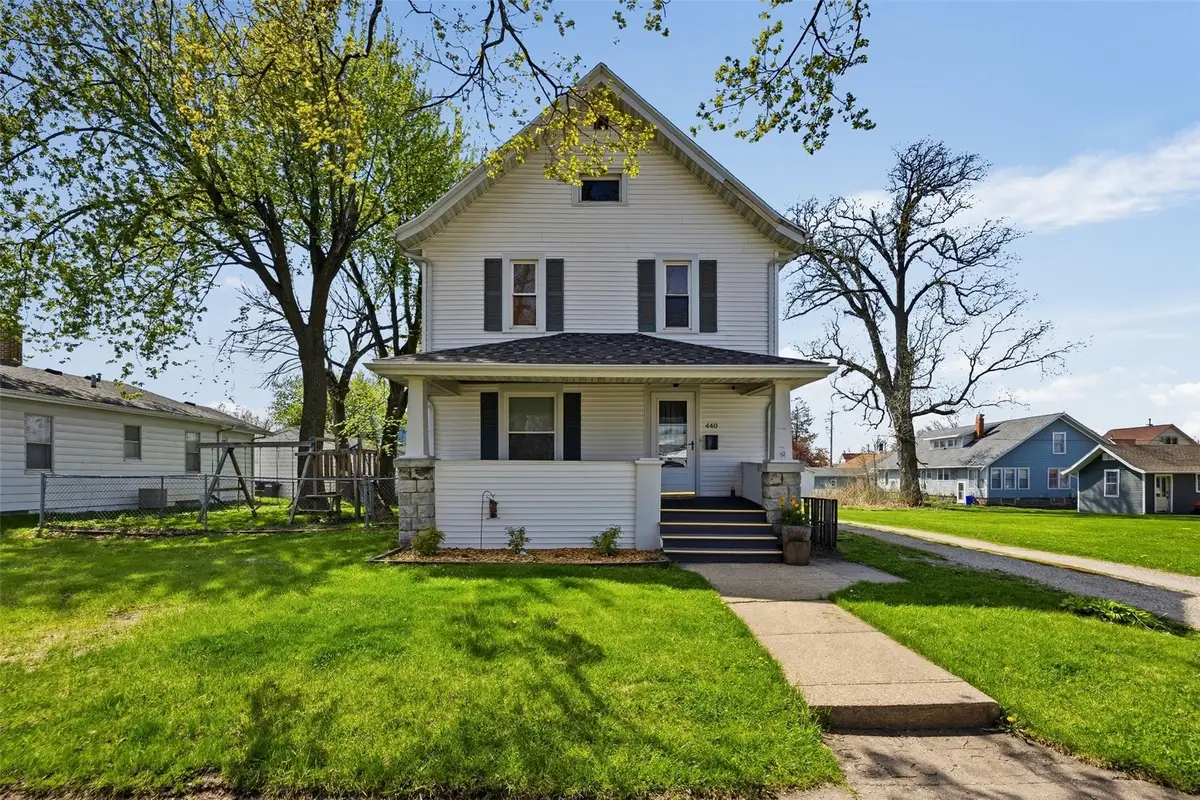 440 8th St, Marion, IA 52302 - #1