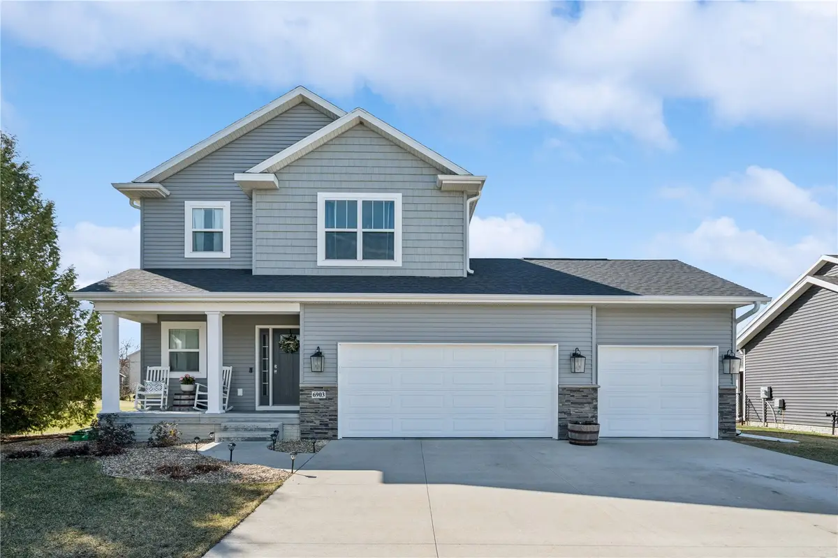 6903 Underwood Ave Sw, Cedar Rapids, IA 52404 - #1