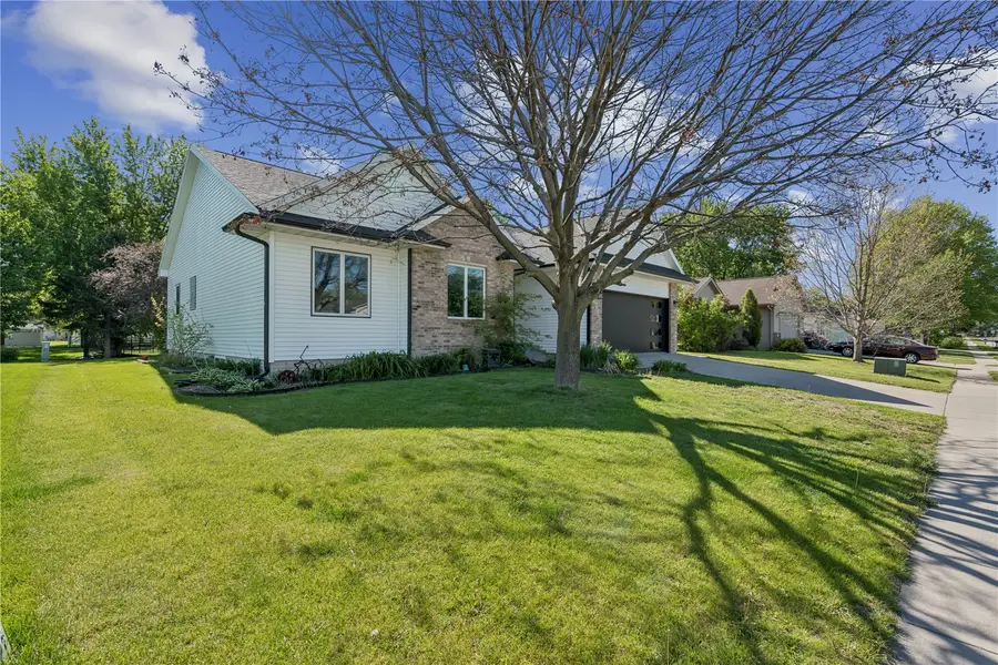 402 Windsor Drive, Solon, IA 52333 - #3