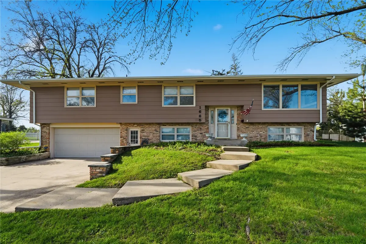 1665 25th Ave, Marion, IA 52302 - #1