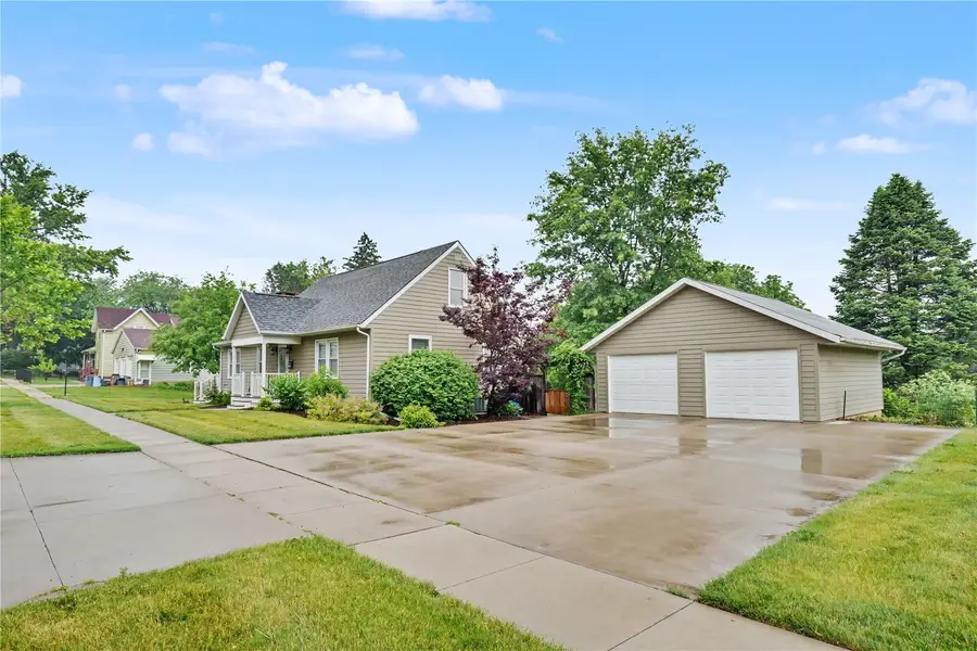 115 3rd Street Ne, Mount Vernon, IA 52314 - #3
