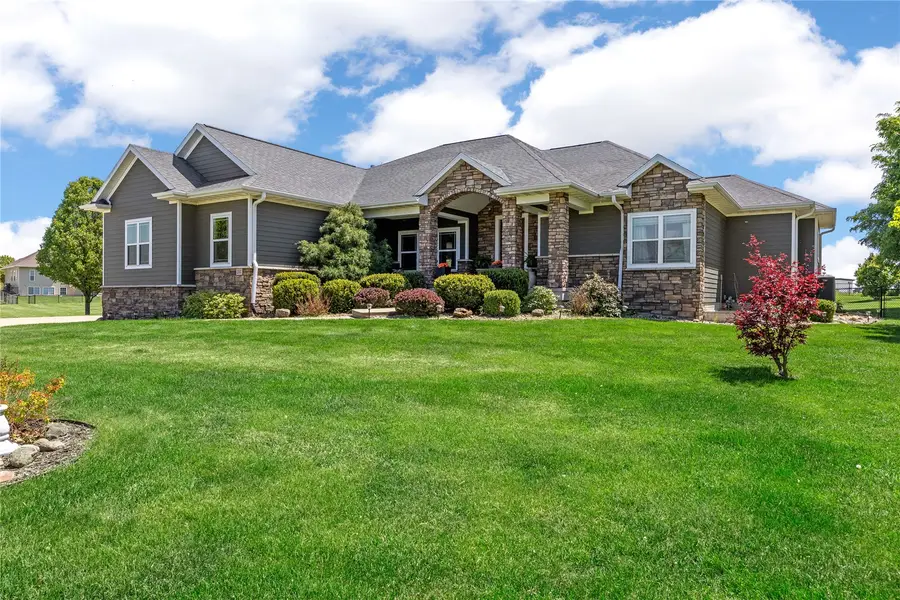 2097 Emmons Street, Hiawatha, IA 52233 - #2
