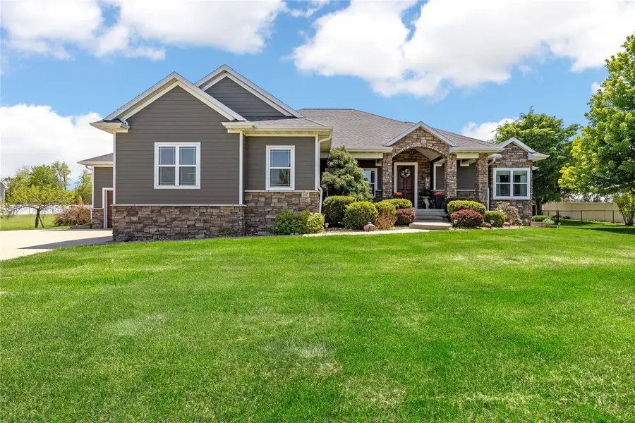 2097 Emmons Street, Hiawatha, IA 52233 - #3