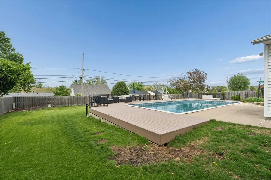 3614 Sue Ln, Cedar Rapids, IA 52405 - #2