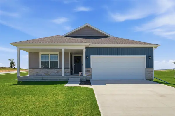 7603 Crossroads Drive Sw, Cedar Rapids, IA 52404