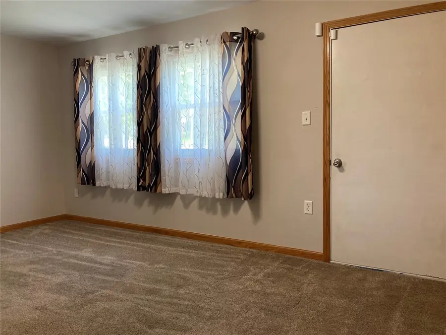 2504 Linwood Sw, Cedar Rapids, IA 52404 - #3