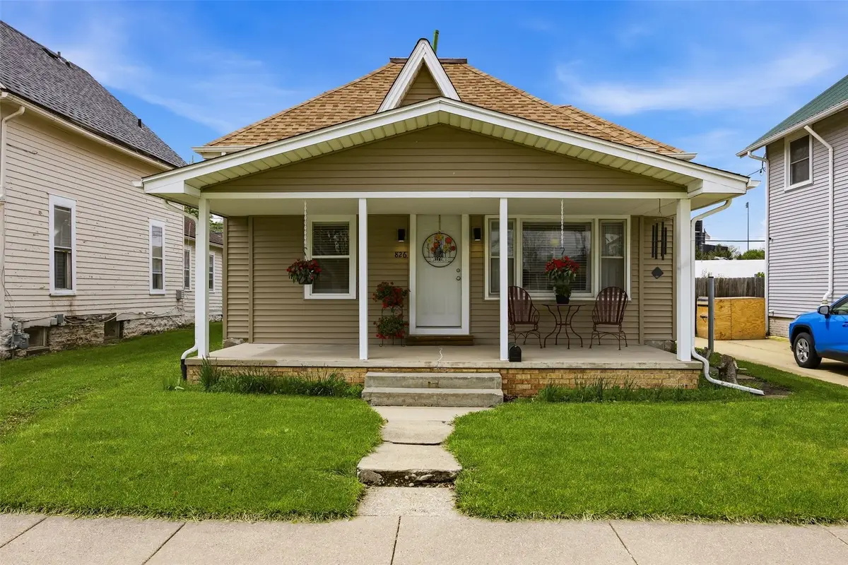 826 10th St Sw, Cedar Rapids, IA 52404 - #1