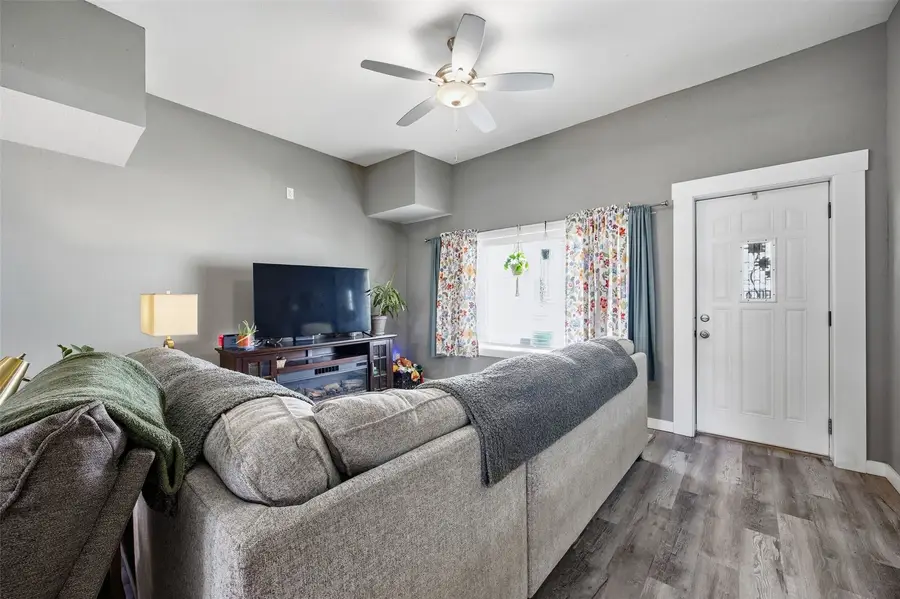 826 10th St Sw, Cedar Rapids, IA 52404 - #3