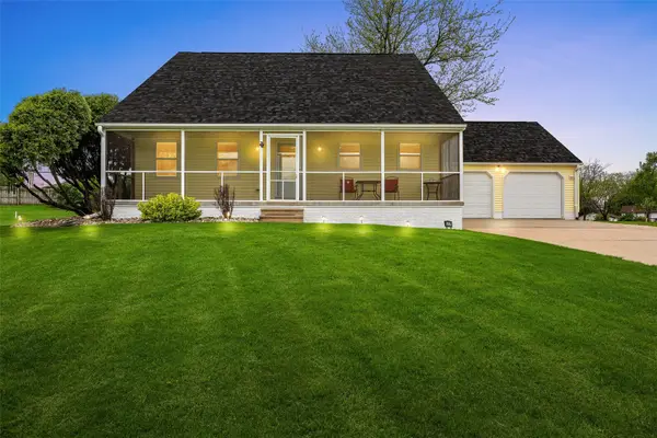 6409 Meadowlark Dr, Cedar Rapids, IA 52404