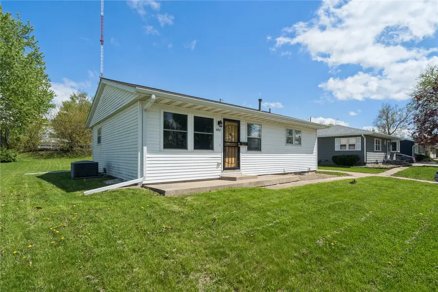 4747 F Avenue Ne, Cedar Rapids, IA 52402 - #3