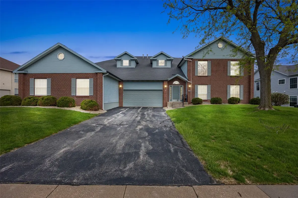 3260 Willowridge Drive #D, Marion, IA 52302 - #1