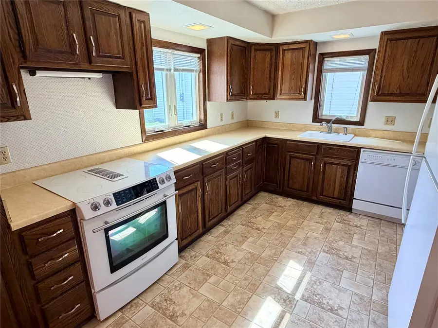 108 2nd Avenue, Newhall, IA 52315 - #3