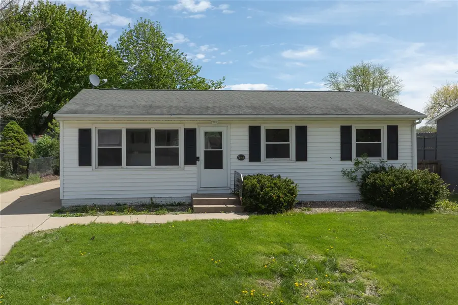 1625 South View Nw, Cedar Rapids, IA 52405 - #2