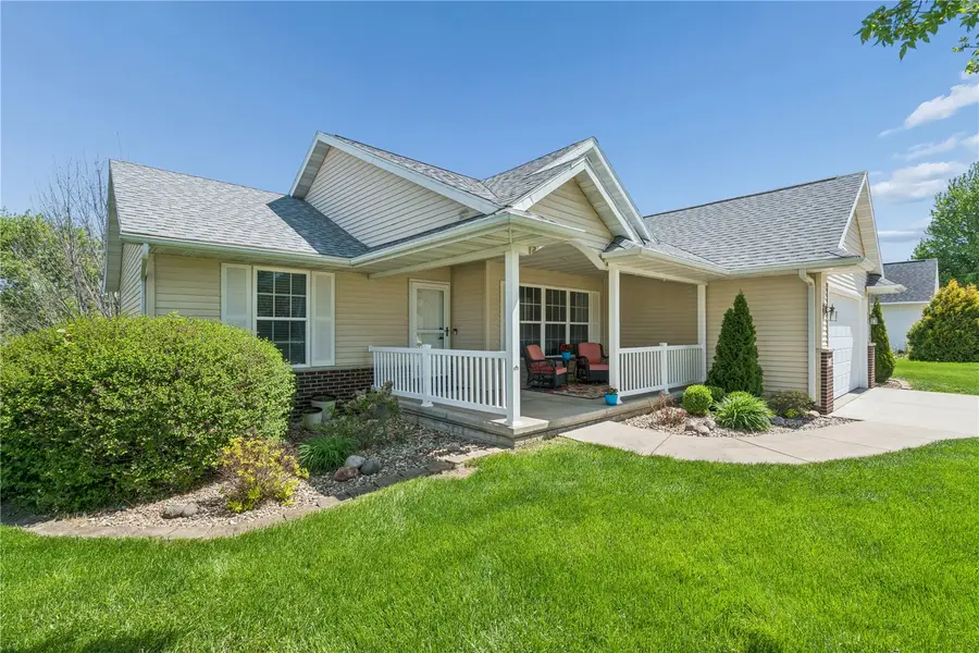 130 Orchard Street Sw, Swisher, IA 52338 - #2