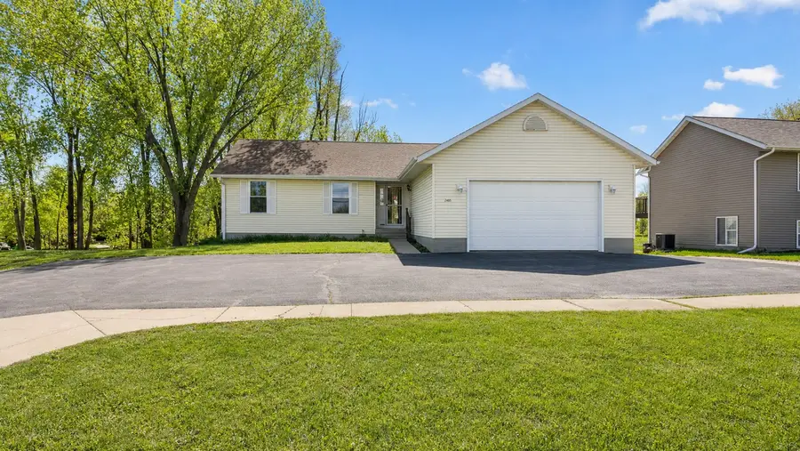2416 C Street Sw, Cedar Rapids, IA 52404 - #2