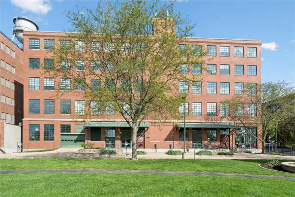 905 3rd St #405, Cedar Rapids, IA 52401