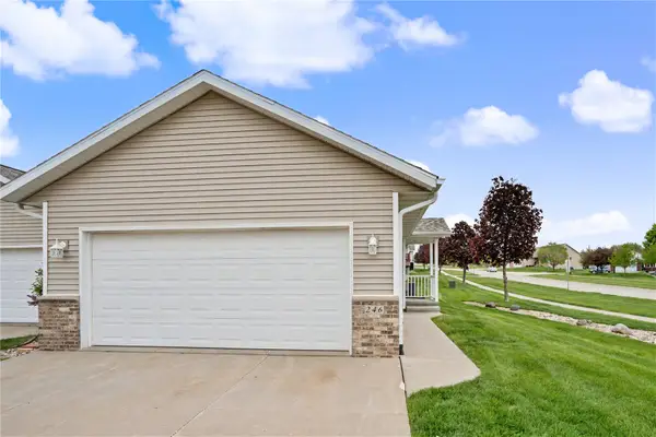 246 Whirlaway Lane, Fairfax, IA 52228