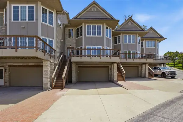 235 Holiday Rd #3, Coralville, IA 52241
