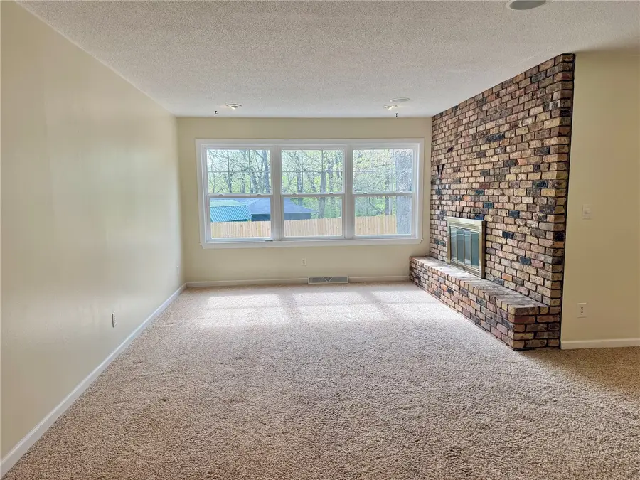 4261 Oak Leaf Ln Ne, Iowa City, IA 52240 - #3