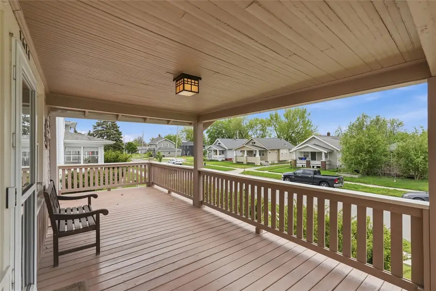 1614 J Avenue Ne, Cedar Rapids, IA 52402 - #3