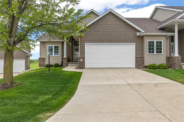 3389 Stone Ct, Marion, IA 52302
