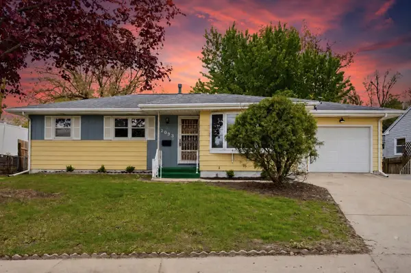 2033 Coldstream Avenue Ne, Cedar Rapids, IA 52402