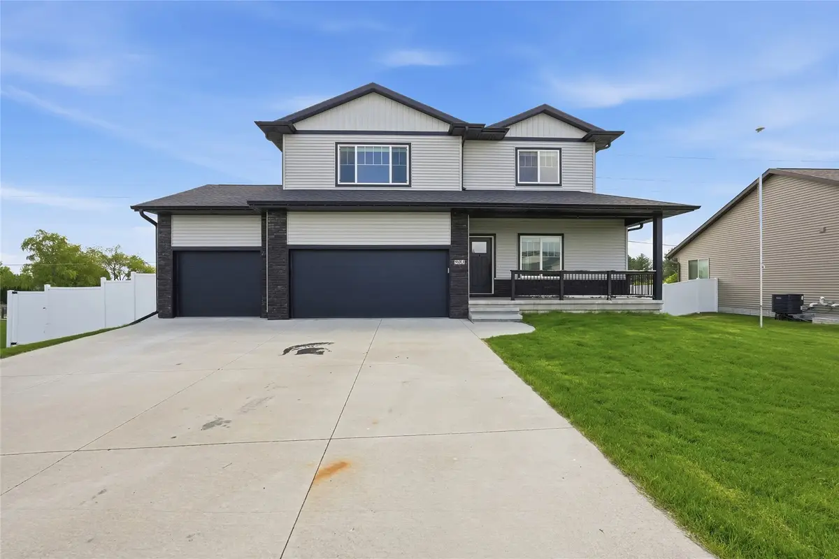 903 Carl Court, Solon, IA 52333 - #1
