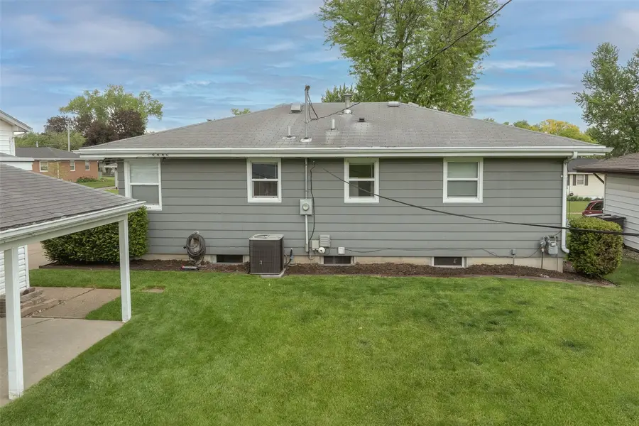 2101 Larry Drive Ne, Cedar Rapids, IA 52402 - #3