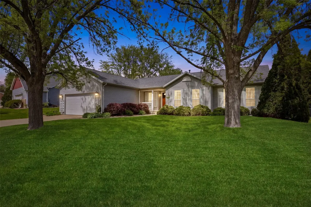 7412 Berkshire Drive Ne, Cedar Rapids, IA 52402 - #1