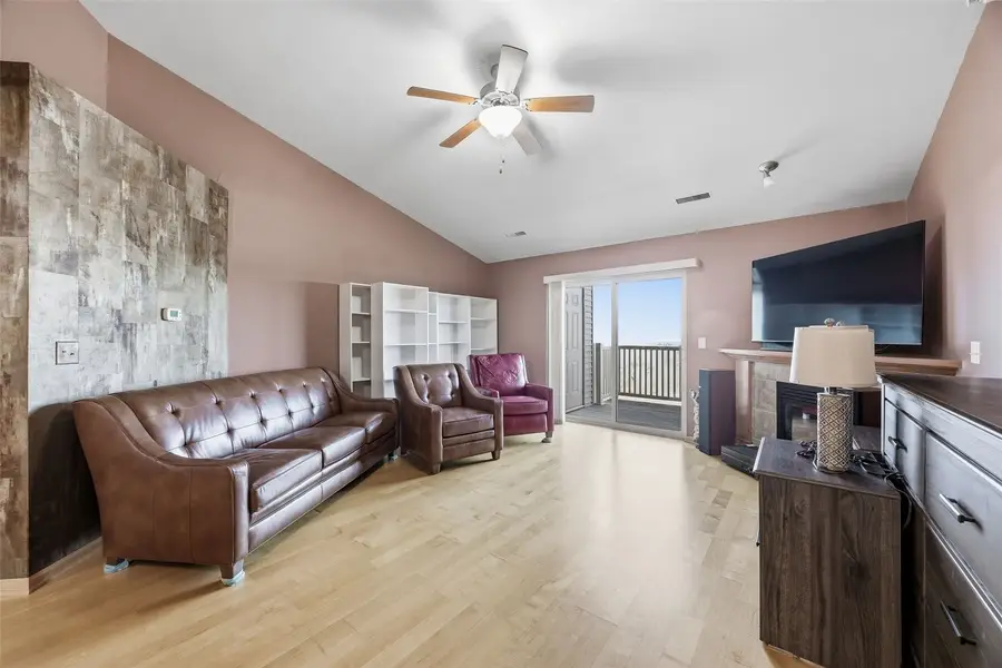 420 N 1st Ave #305, Iowa City, IA 52245 - #3
