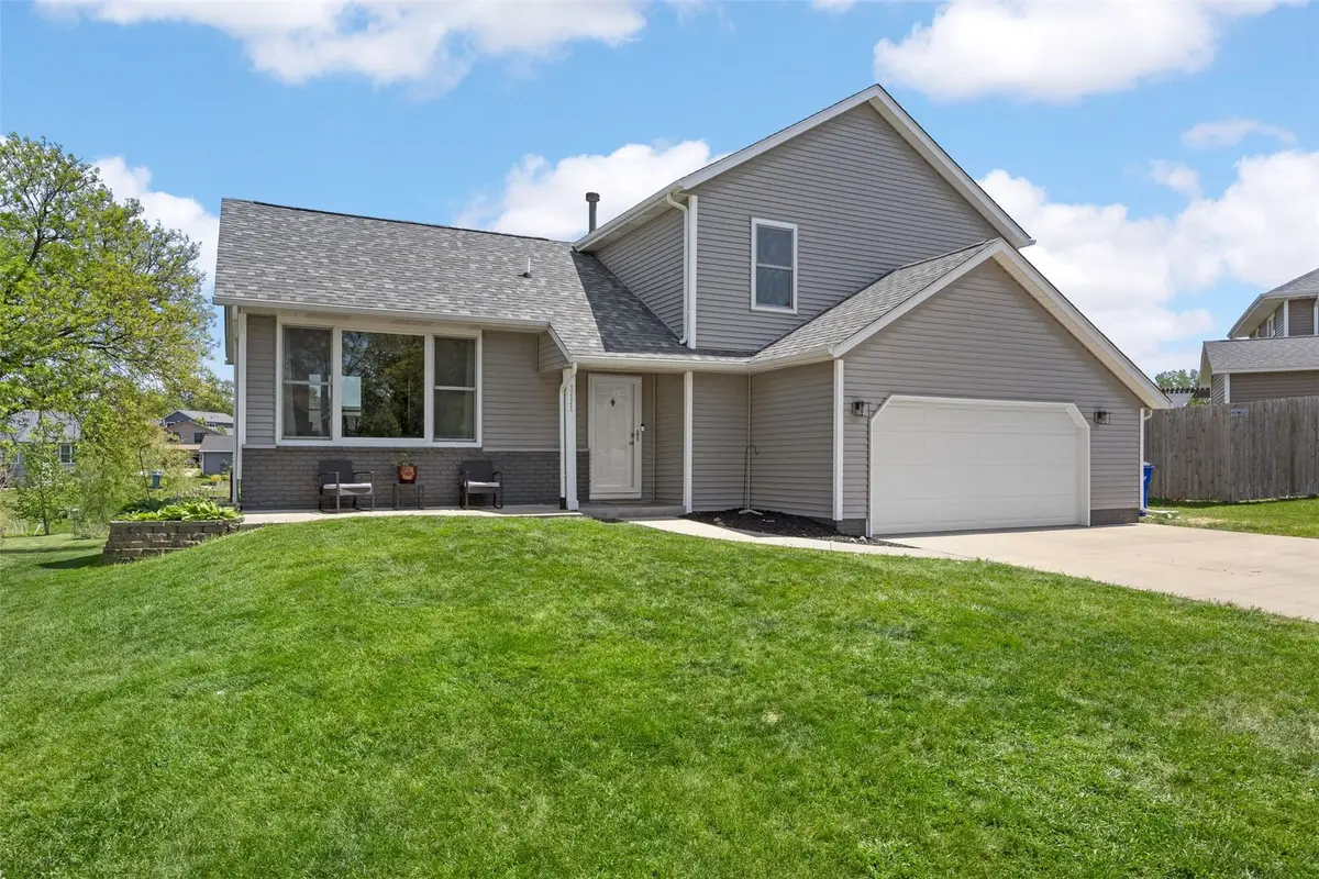 111 Stoney Creek Road Nw, Cedar Rapids, IA 52405 - #1