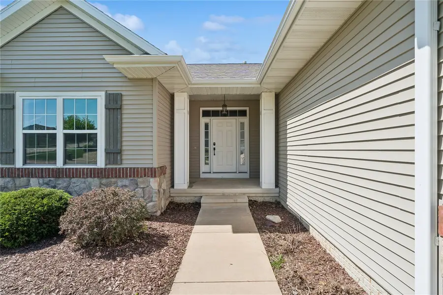 5012 Hay Field Court Sw, Cedar Rapids, IA 52404 - #3