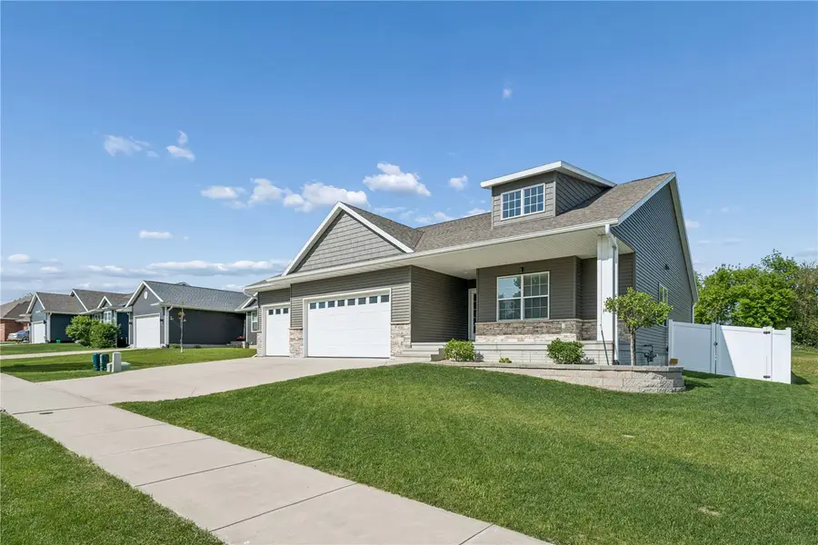 3520 Royal Drive Sw, Cedar Rapids, IA 52404 - #2
