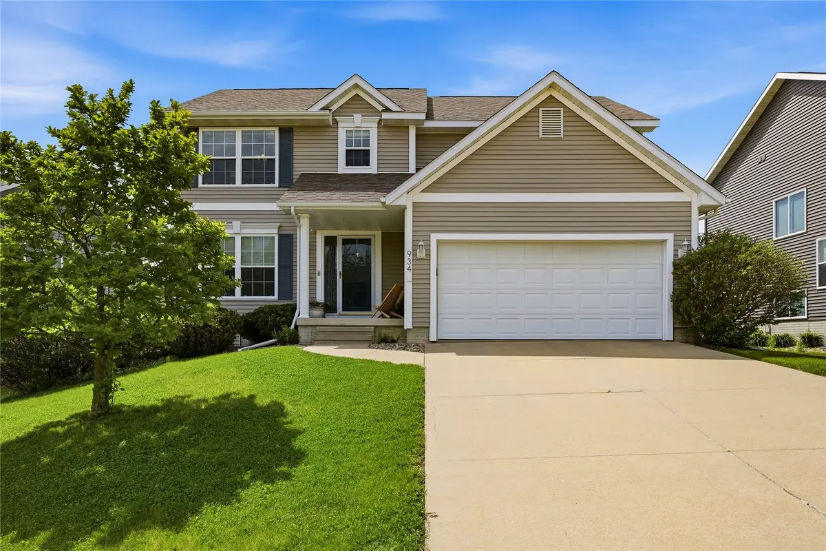 934 Rolling Creek Drive Ne, Cedar Rapids, IA 52402 - #1