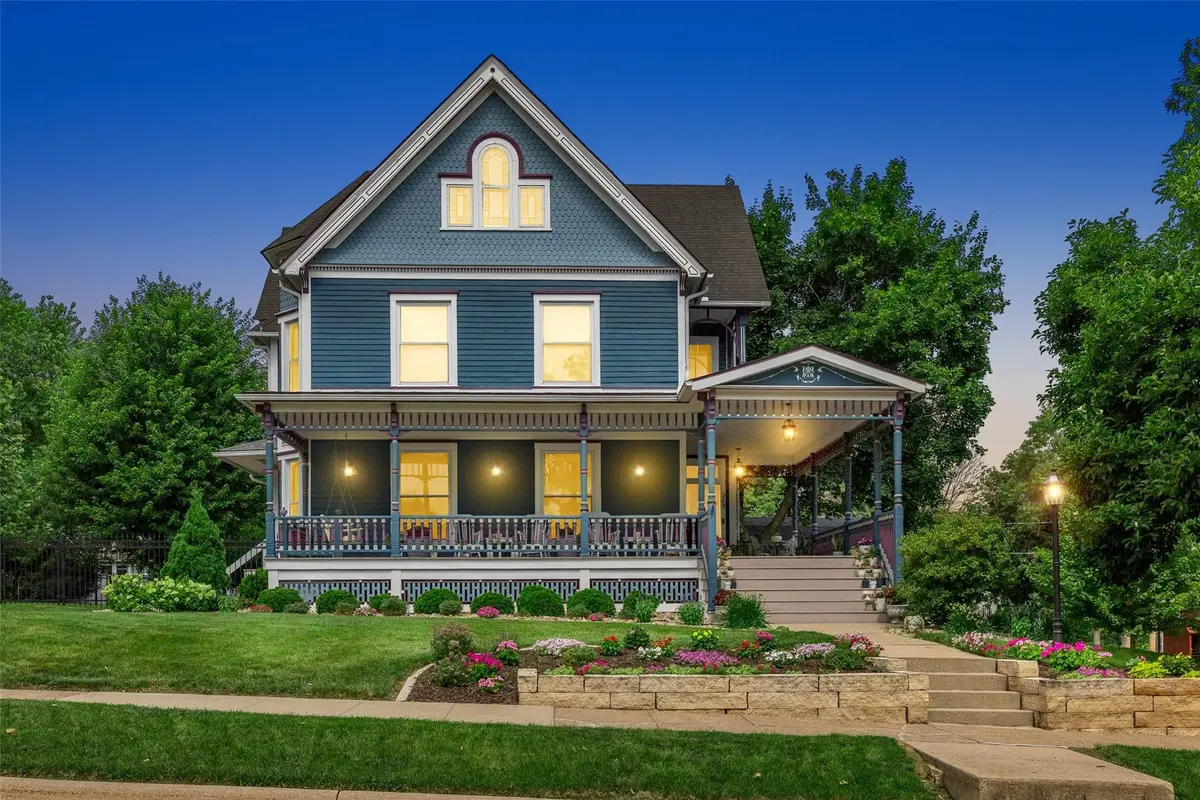 205 2nd Ave Nw, Mount Vernon, IA 52314 - #1