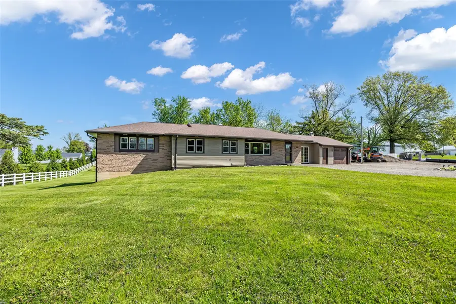 5808 Beverly Road Sw, Cedar Rapids, IA 52404 - #2
