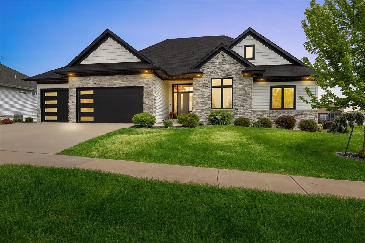1352 Ava Cir, Iowa City, IA 52246 - #1