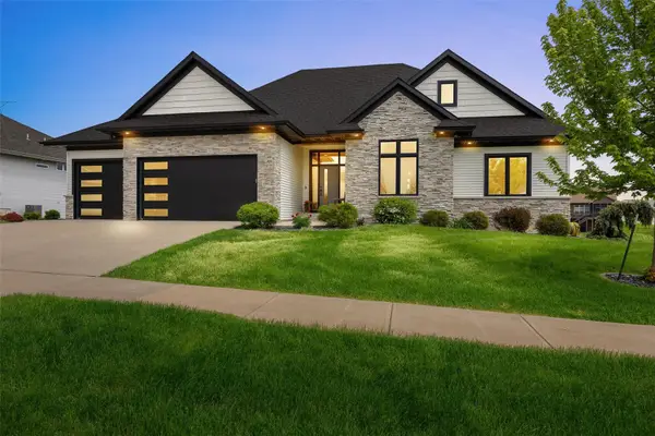 1352 Ava Cir, Iowa City, IA 52246
