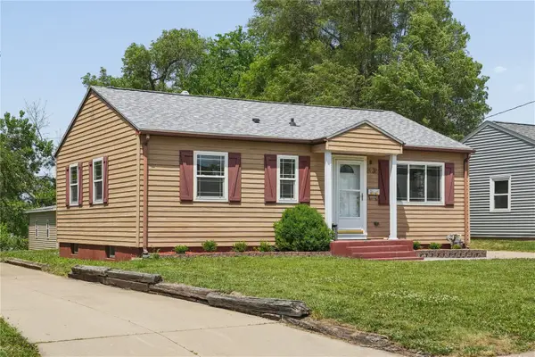 2432 9th Avenue Sw, Cedar Rapids, IA 52404