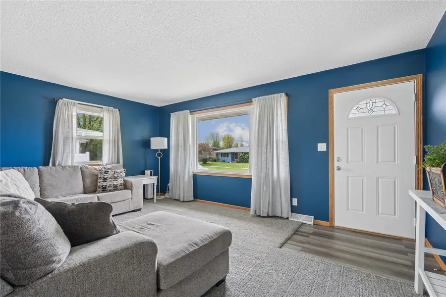 1840 Daleview Dr, Marion, IA 52302 - #2