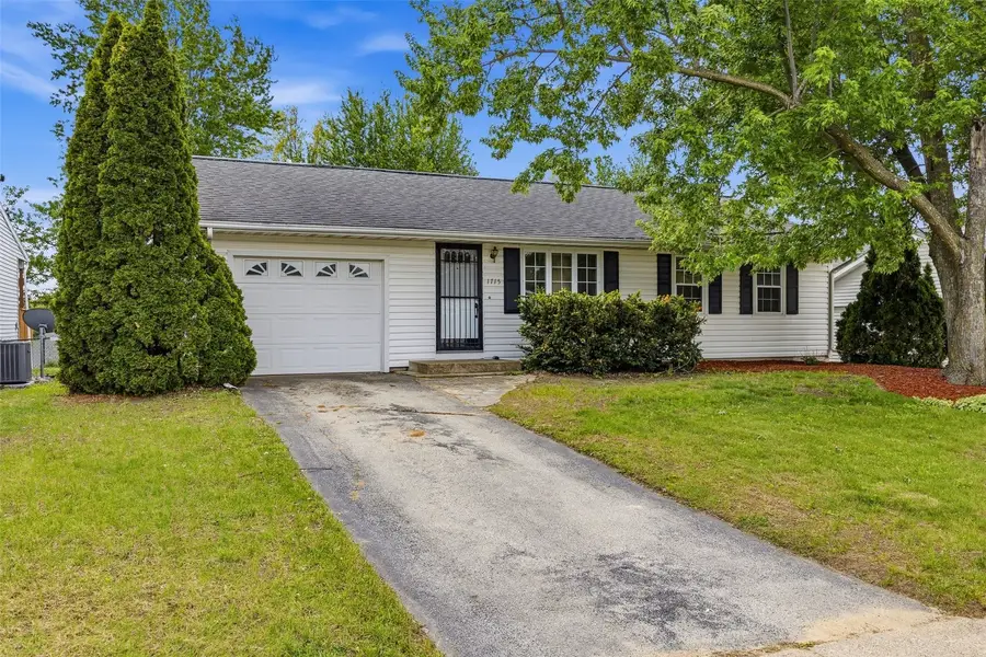 1715 Northbrook Drive Ne, Cedar Rapids, IA 52402 - #2