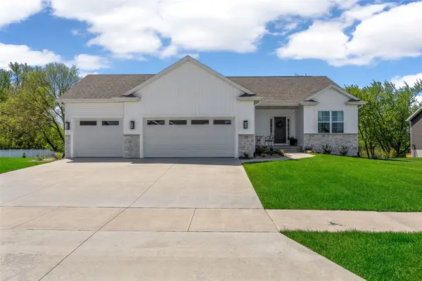 329 Mccarran Avenue Ne, Cedar Rapids, IA 52402