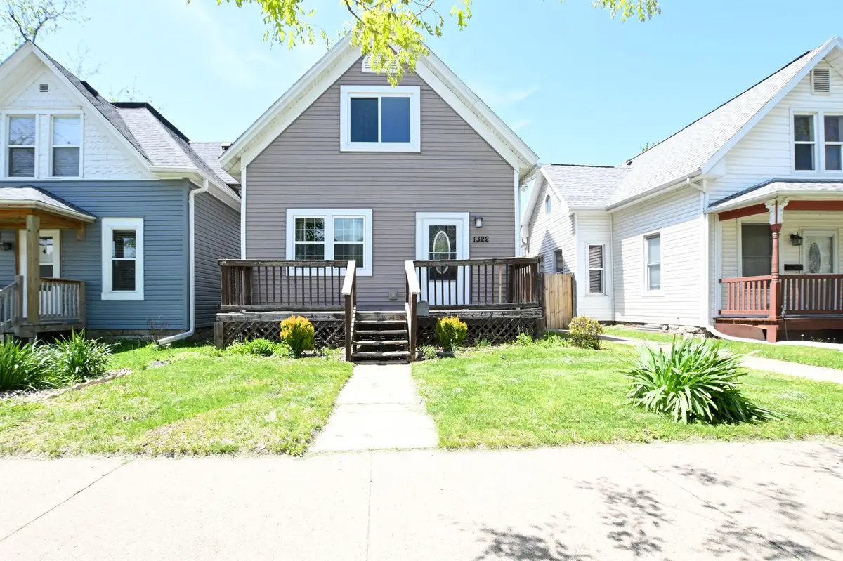 1322 J Street Sw, Cedar Rapids, IA 52404 - #1